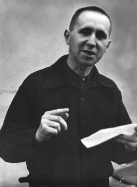 Kisah Hidup Bertolt Brecht: Begawan Teater dari Jerman