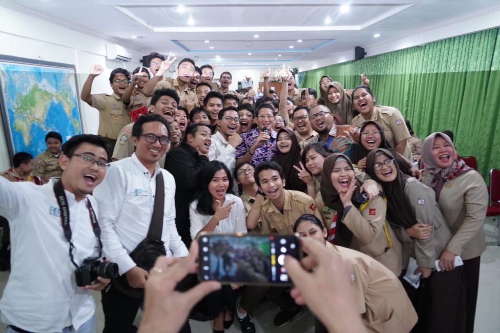 sandi uno motivasi sma