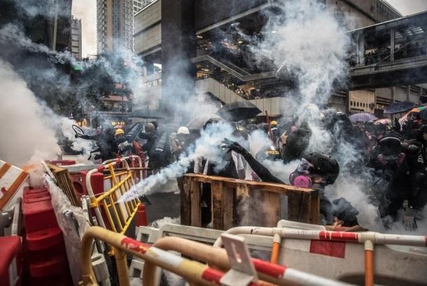 Polisi Hong Kong Makin Bertindak Keras Hadapi Pendemo