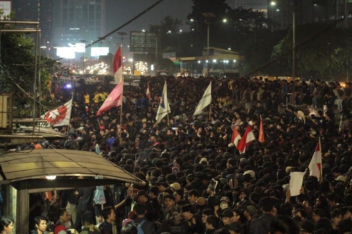  Siklus Perubahan Politik 20 Tahunan: Adu kuat Jokowi Vs Mahasiswa
