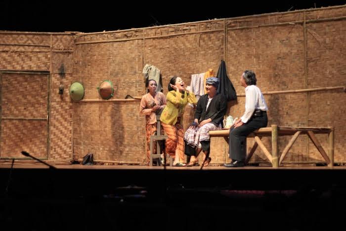 Sandiwara “Miss Tjitjih 1928”, Bertahan Dengan Segala Keterbatasan