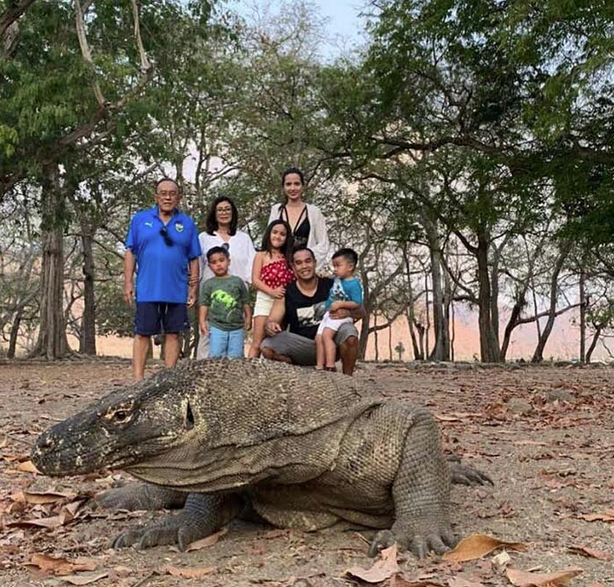 Mengintip Momen Seru Liburan Nia Ramadhani dan Keluarga Bakrie di Pulau Komodo