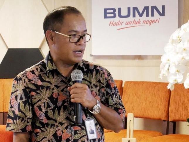 Sayap Merpati di Tangan Ari Askhara
