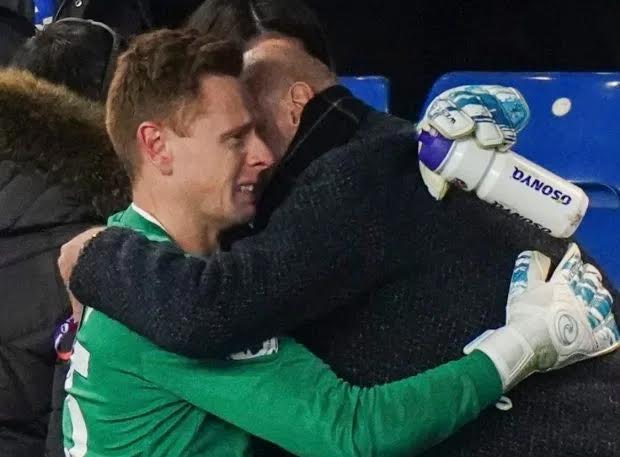 Sukses Buat Chelsea Frustasi, Kiper West Ham Menangis