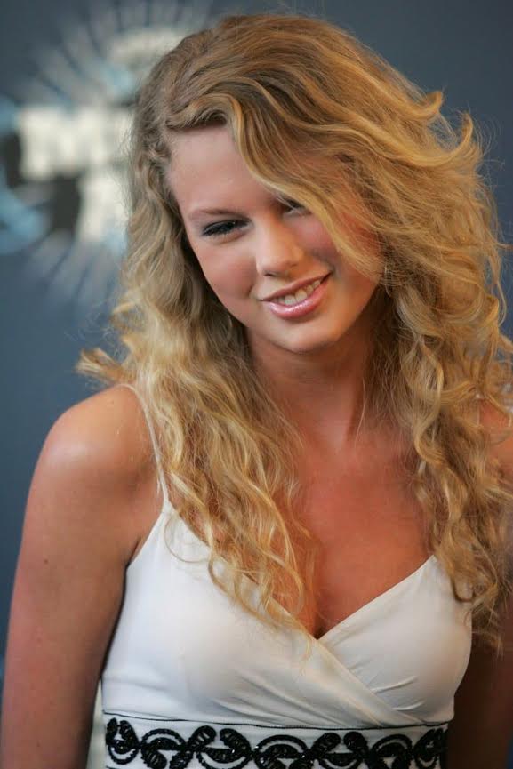 Perubahan Penampilan Taylor Swift Dulu dan Kini