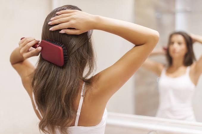 Cara Atasi Rambut Lepek Karena Hujanv
