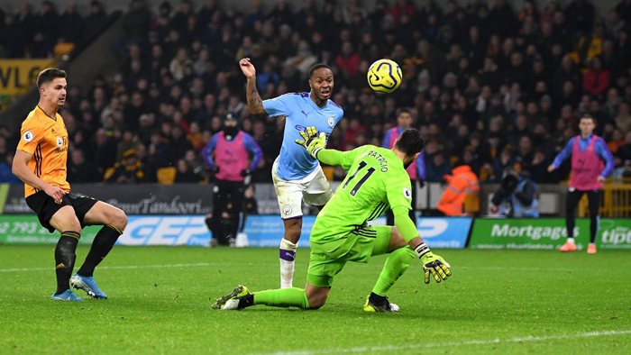Comeback Dramatis Wolverhampton Taklukkan 10 Pemain City