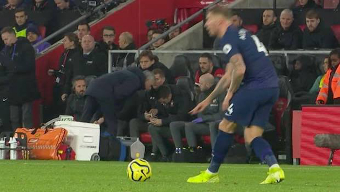 Mourinho: Saya Berbicara Kasar dengan Orang Idiot!