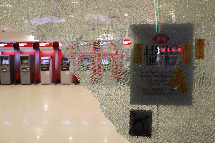 Sekitar 400 Demonstran Hong Kong Ditangkap di Hari Pertama 2020