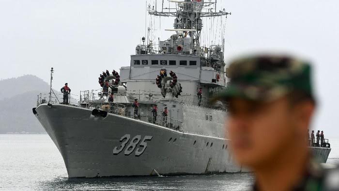 Menko Polhukam Pastikan Kapal China Sudah di Luar ZEE Indonesia