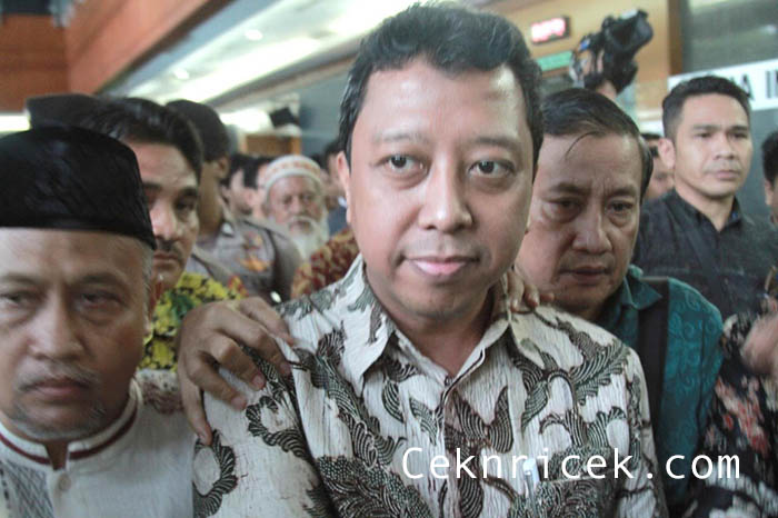 Eks Ketum PPP Romahurmuziy Divonis Dua Tahun Penjara