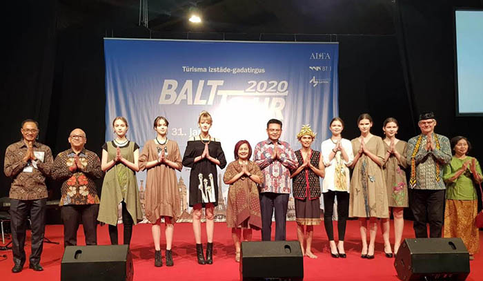 Batik Indonesia Memukau Warga Riga, Latvia