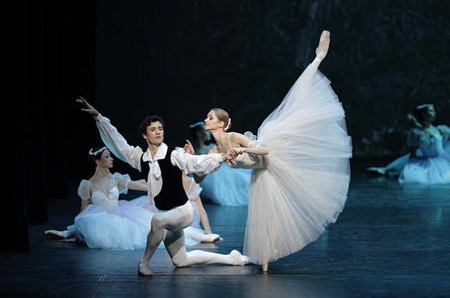 Pembatasan Sosial Ekstrem, Pertunjukan Balet di Rusia Hanya Jual Satu Tiket
