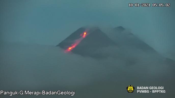 Gunung Merapi Keluarkan Awan Panas Guguran Sejauh 1.000 Meter