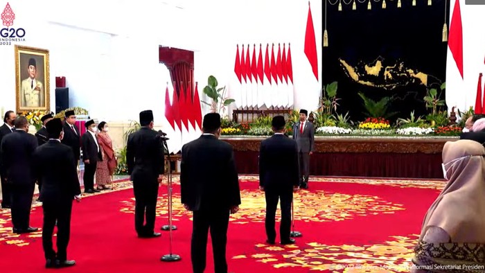Jokowi Resmi Lantik 2 Menteri dan 3 Wakil Menteri Baru