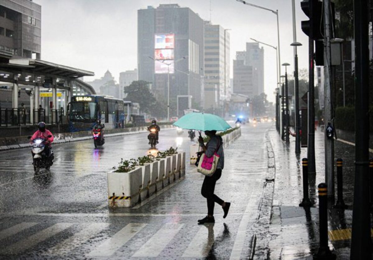 BMKG: Sejumlah Wilayah Jakarta Berpotensi Hujan Petir Siang dan Sore Hari