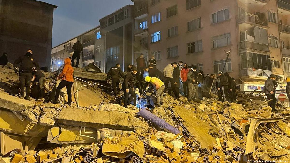 Gempa M7,8 Guncang Turki dan Suriah Tewaskan Sedikitnya 200 Orang