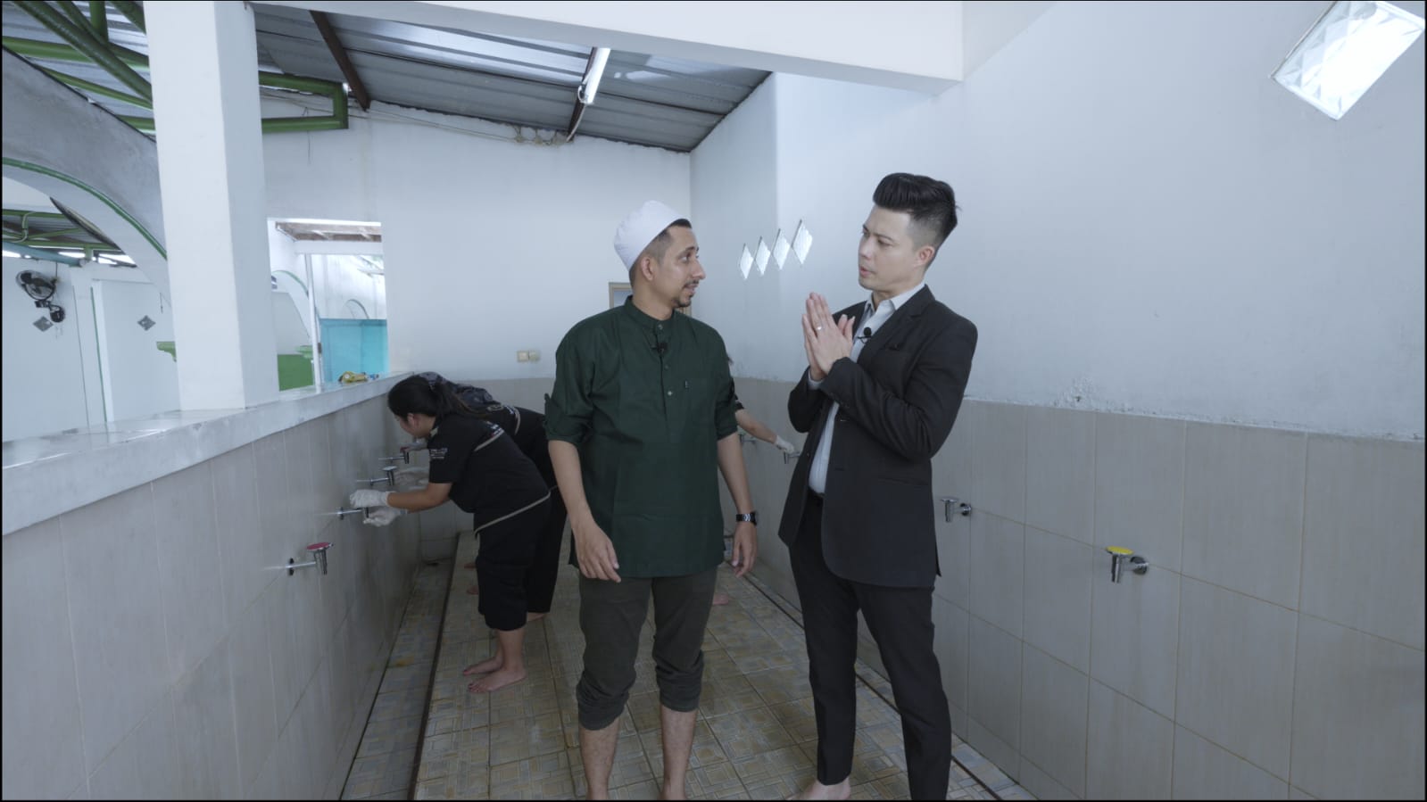 GB Sanitaryware, Habib Ja'far dan Pendeta Marcel Saerang bagi CSR di Masjid Nurul Huda