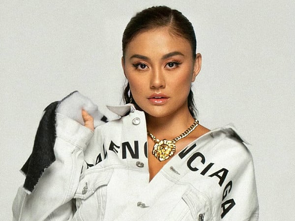 Agnez Mo dan Anggun C Sasmi Bintangi Musim Keempat Serial Reacher