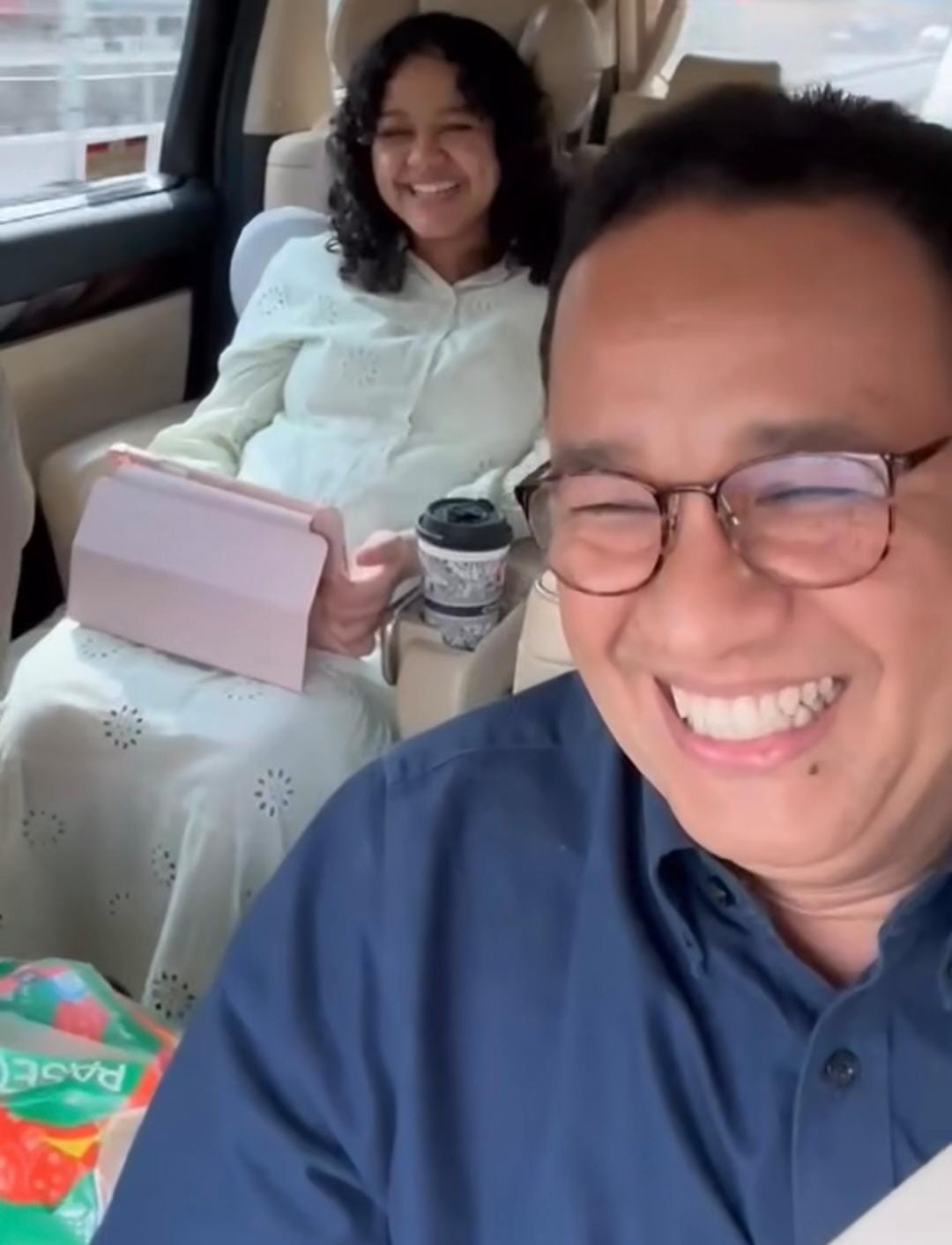 Anies Baswedan Jemput Cucu Pertama