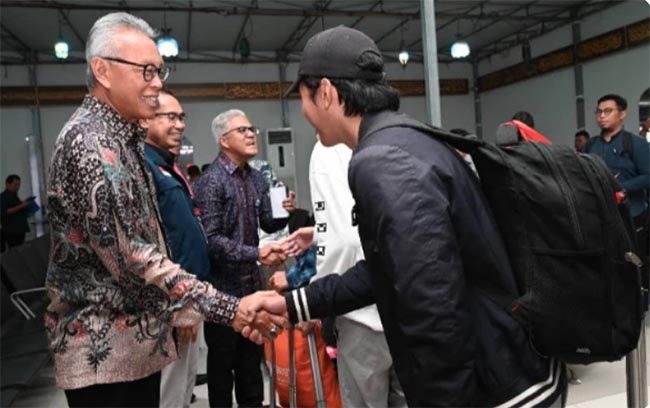 11 WNI yang Dievakuasi dari Iran Tiba di Tanah Air