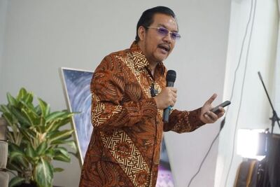 Membaca 10 Puisi Esai Pemenang Lomba Festival Puisi Esai ASEAN ke‑4, Juni 2025, di Malaysia